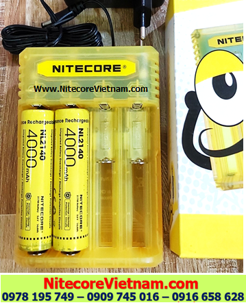 Nitecore Q4 (Bộ sạc 04 Khe Sạc kèm sẳn 02 pin SẠC NITECORE IMR21700 4000mAh  lithium 3.7v) chính hãng